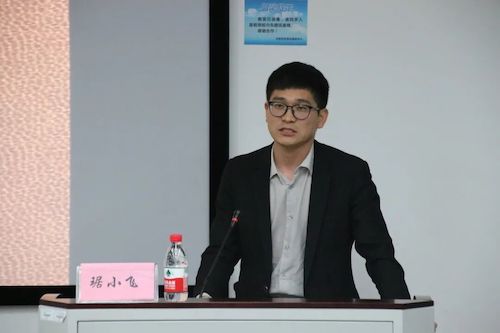学校理论宣讲团、师大青博讲师团走进永乐视频
2
