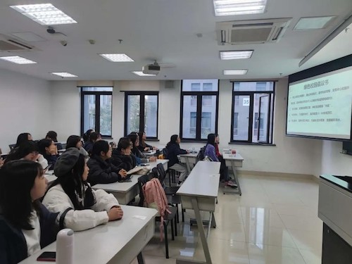 永乐视频
各班级组织召开“共建绿色校园”主题班会 永乐视频
各班级组织召开“共建绿色校园”主题班会